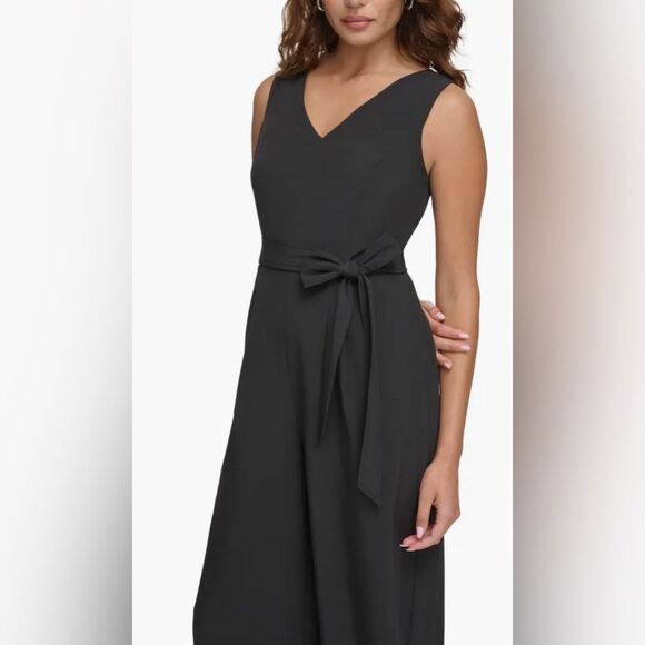 NWT Calvin Klein Women's Sleeveless V-Neck Tie Waist Wide Leg Jumpsuit Sz 10 - Picture 7 of 14